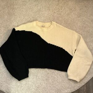 La Hearts Two-Tone Sweater - Black and Cream